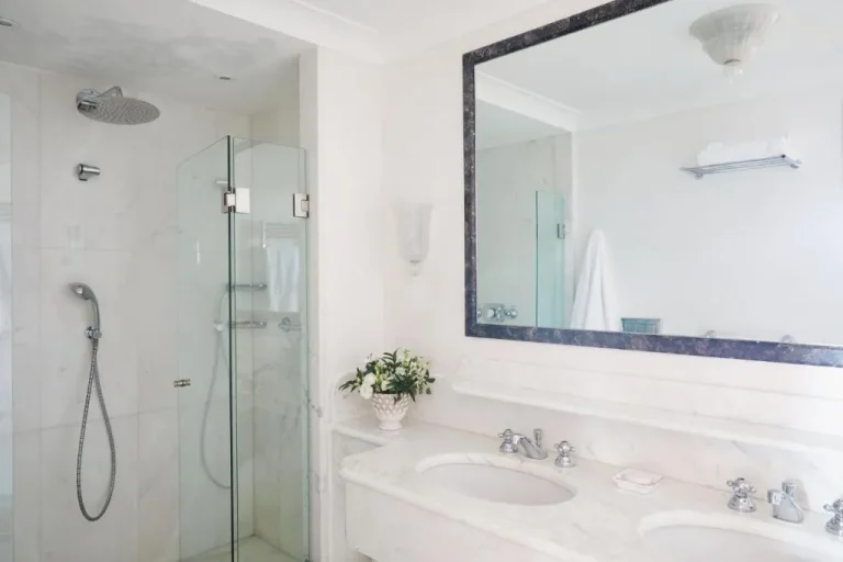 Salle de bain luxueuse au Grand Hotel Timeo, A Belmond Hotel à Taormina