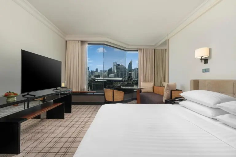 Grand Hyatt Erawan Bangkok guest room with city view