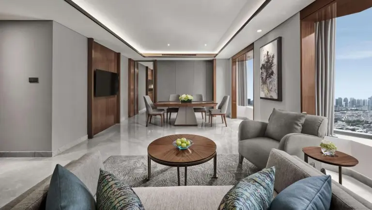 Espace lounge avec vue au Grand Hyatt Jakarta