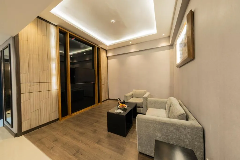 Sitting area of Grand Jatra Hotel Pekanbaru with modern decor
