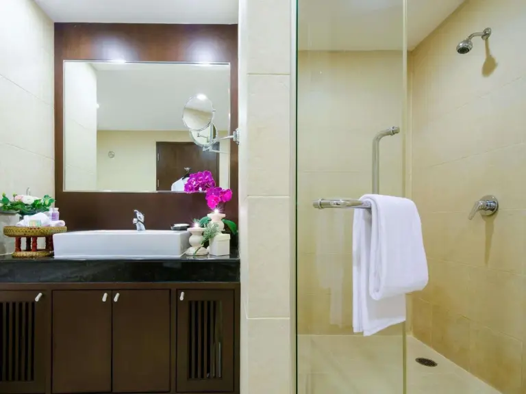 Badezimmer im Grand Mercure Bangkok Asoke Residence