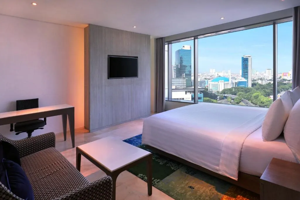 Deluxe Room im Grand Mercure Jakarta Kemayoran mit Stadtblick