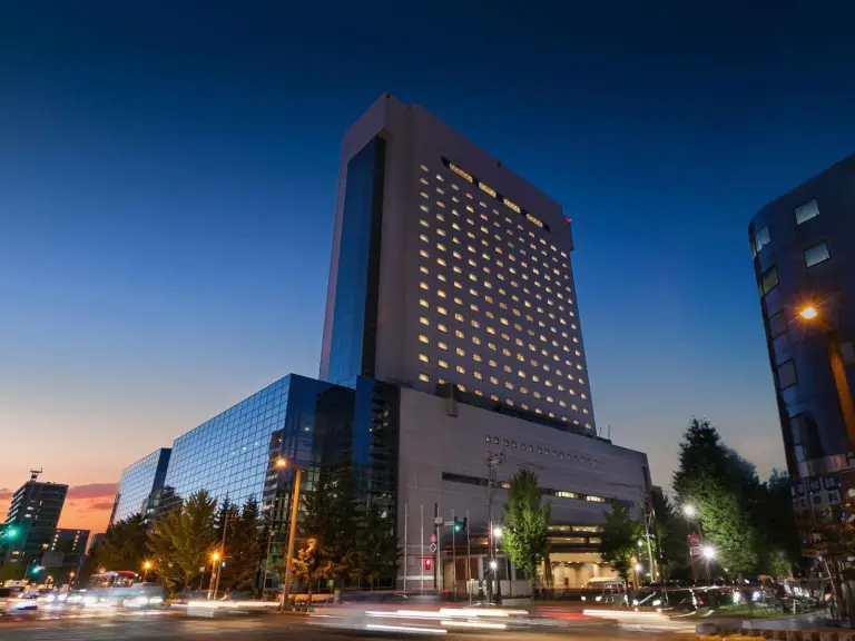 Grand Mercure Sapporo Odori Park extérieur au crépuscule