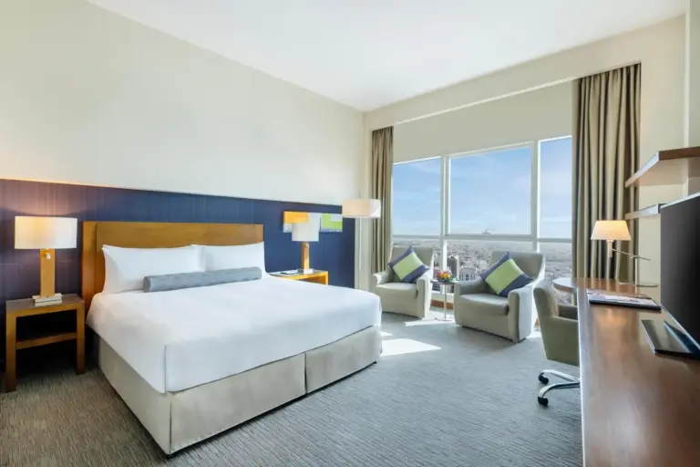 Chambre Supérieure King au Grand Millennium Al Wahda Hotel