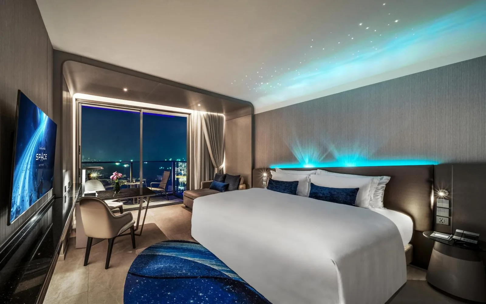 Intérieur de chambre de luxe à Grande Centre Point Space Pattaya