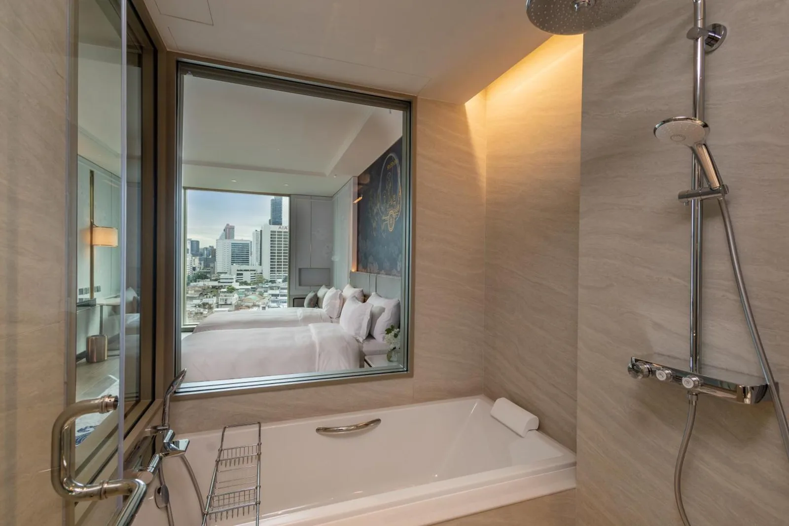 Grande Centre Point Surawong Bangkok bathtub view