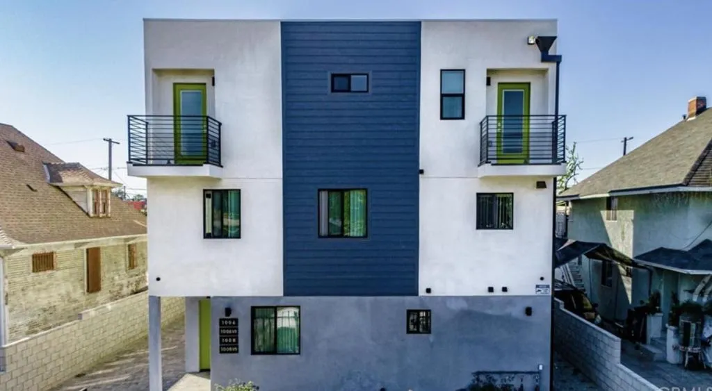Exterior of Green HomeStay in California