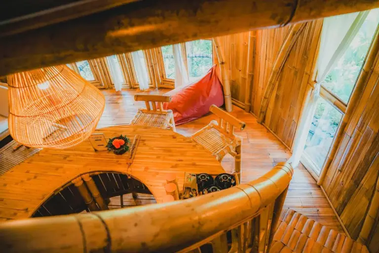 Table dressée avec vue au Green Lander Ubud