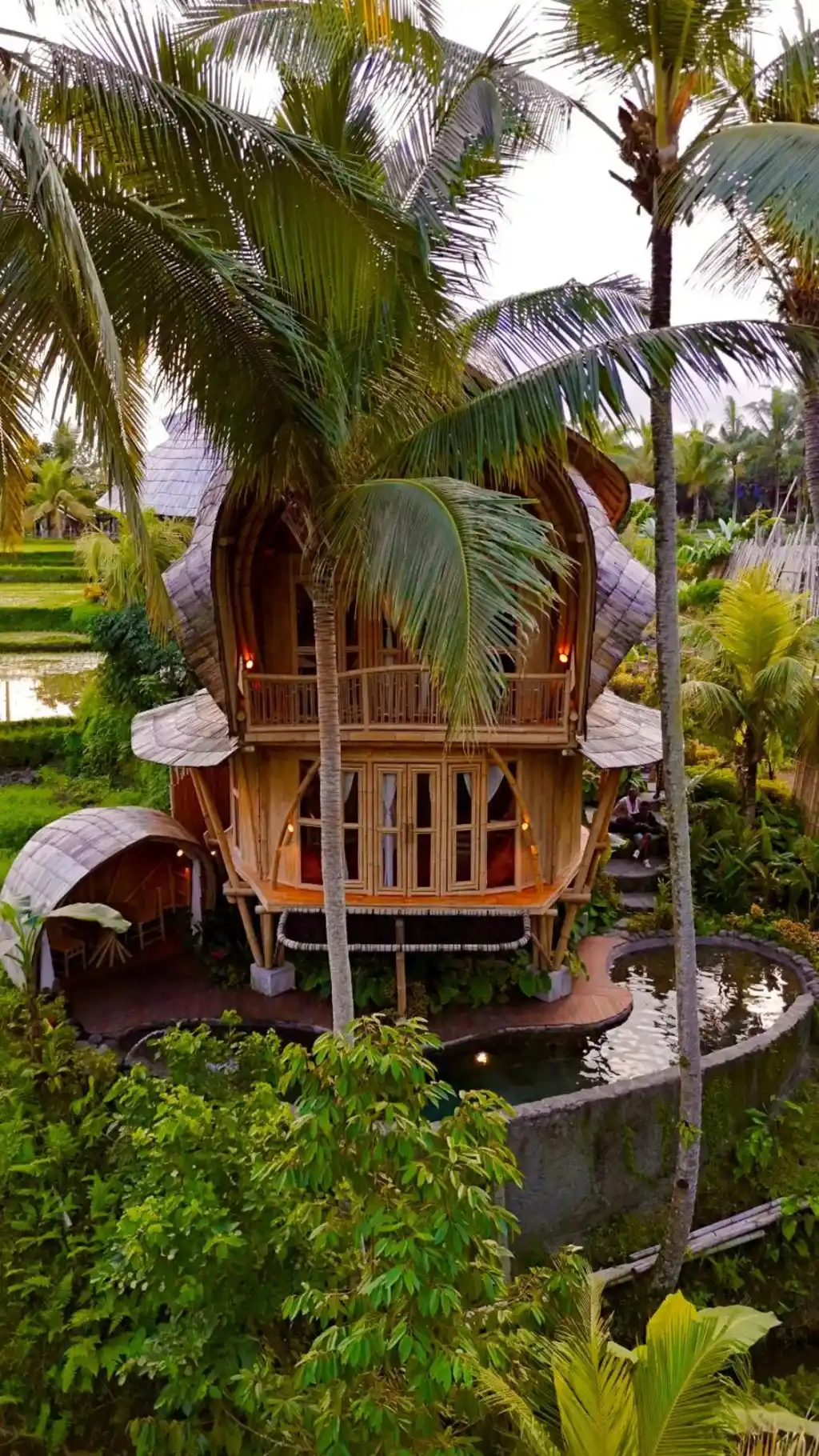 Villa unique au Green Lander Ubud entourée de palmiers