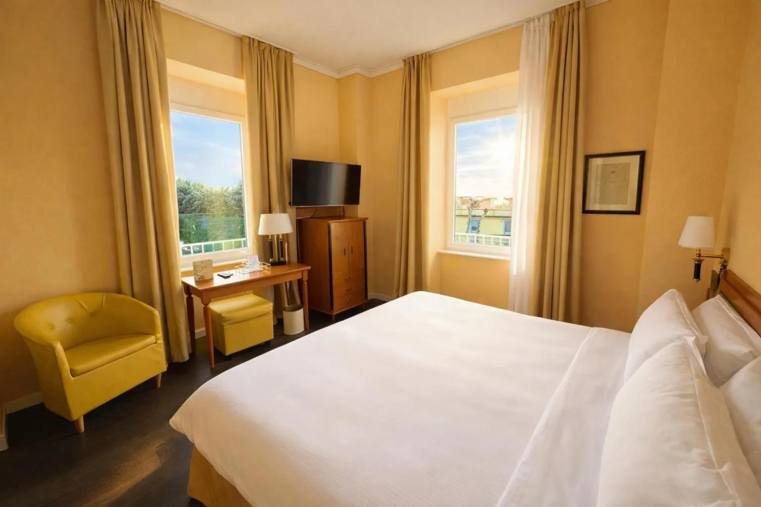 Greif Hotel & Spa sunny bedroom with views