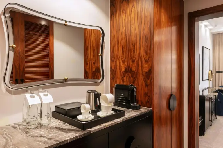 Grosvenor House, a Luxury Collection Hotel, Dubai in-room amenities with coffee maker