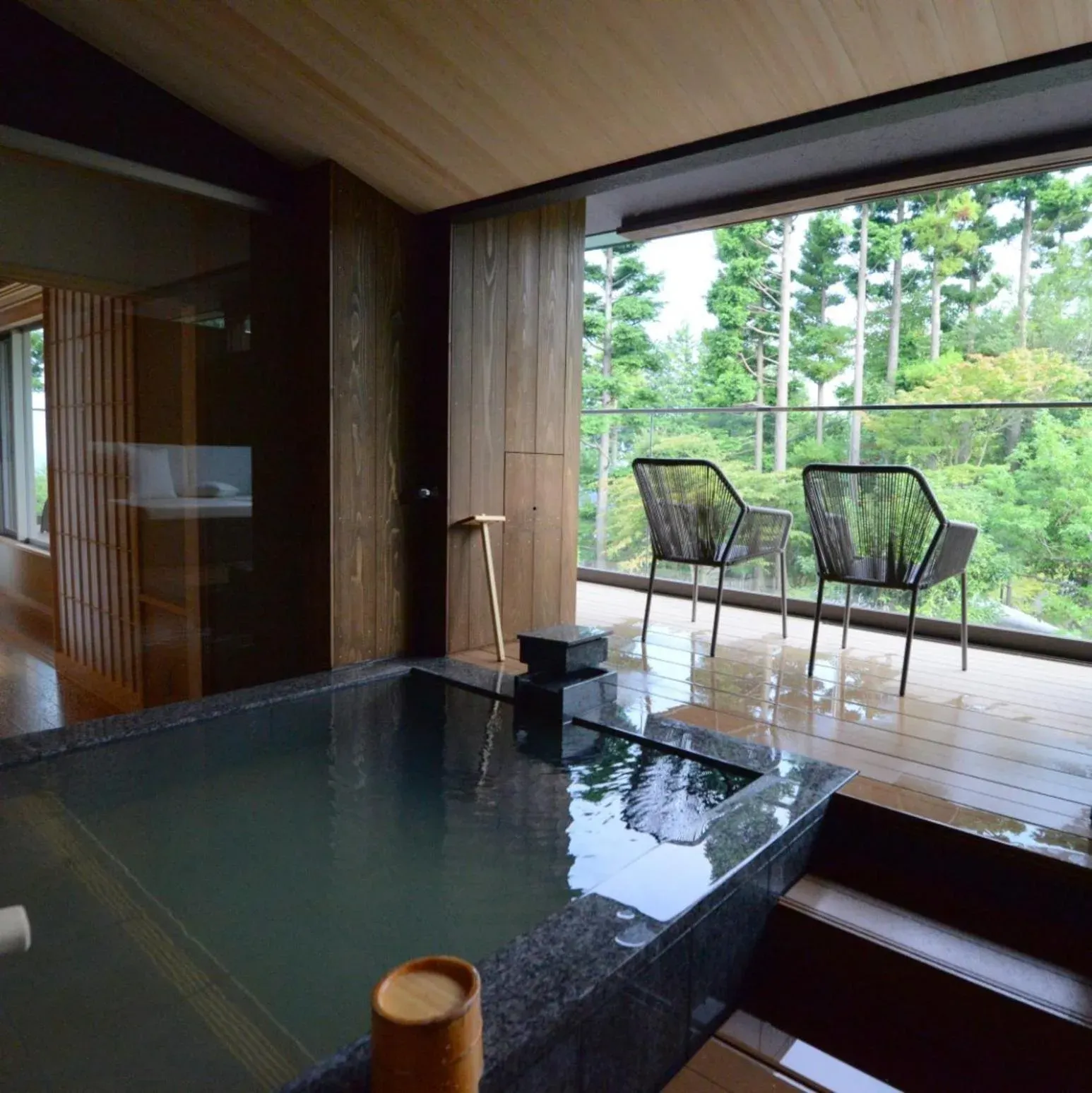 Private onsen at Hakone Gora Byakudan with outdoor seating