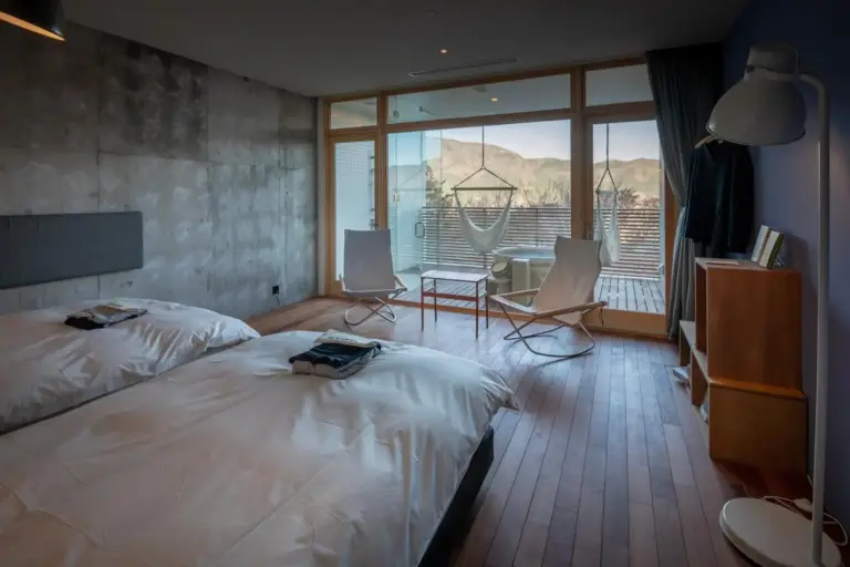 Twin bedroom in Hakone Honbako