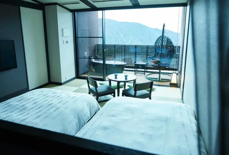 Interior of guest room at Hakone Kowakien Tenyu
