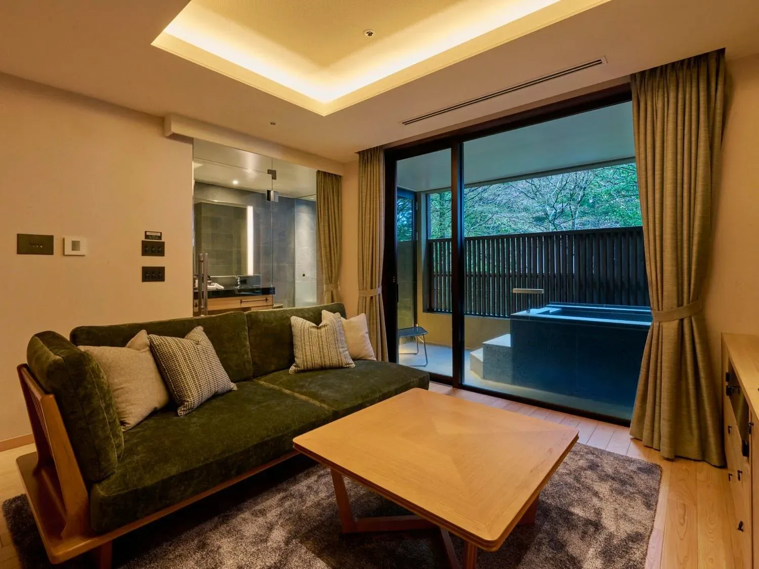 Bathing area in a suite at Hakone Suishoen