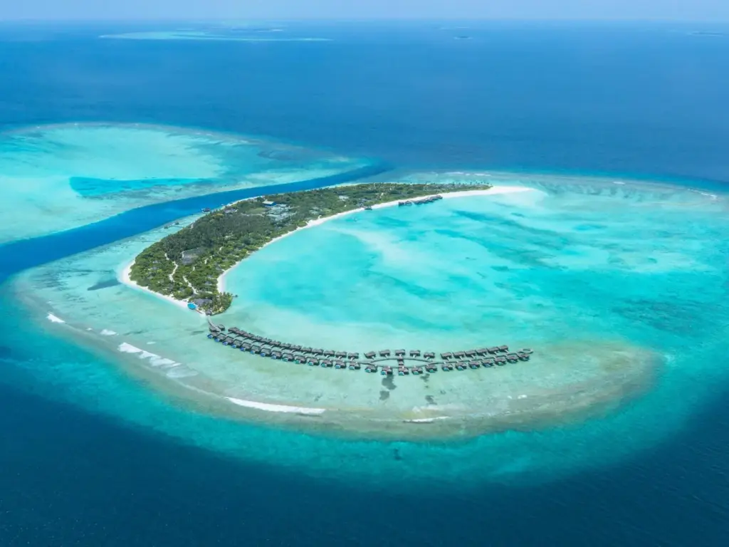 Hideaway Beach Resort & Spa - VOL RETOUR GRATUIT en hydravion partagé ou vol intérieur pour deux personnes pour un minimum de 7 nuits ou plus pour des séjours jusqu’au 30th September 2026
