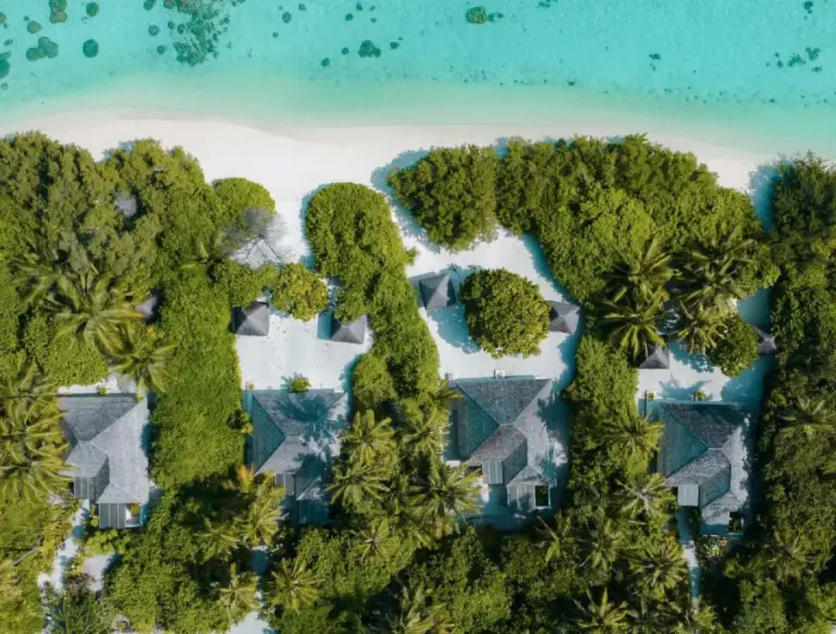 Hideaway Beach Resort & Spa - VOL RETOUR GRATUIT en hydravion partagé ou vol intérieur pour deux personnes pour un minimum de 7 nuits ou plus pour des séjours jusqu’au 30th September 2026, à Dhidhdhoo