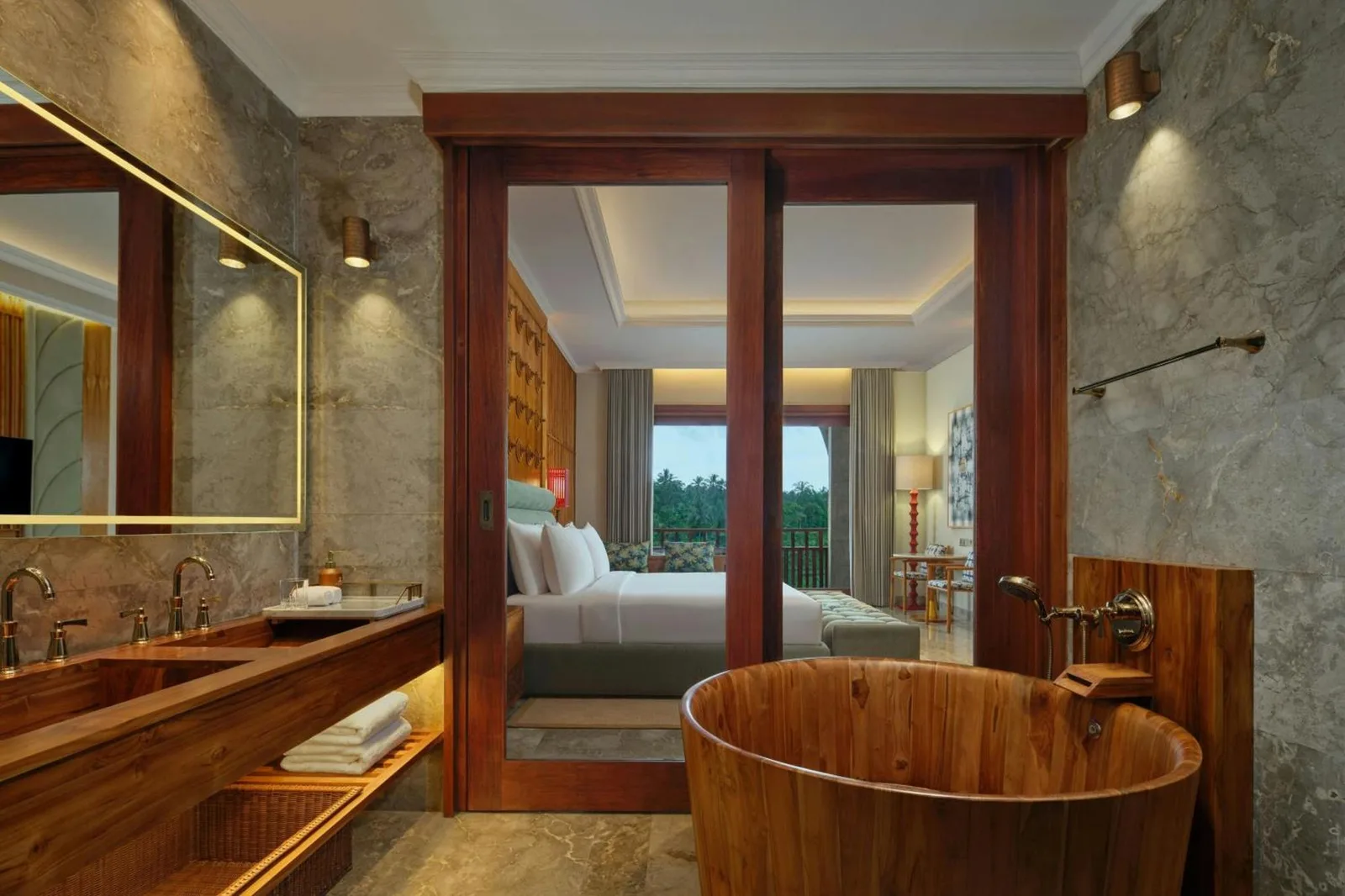 Modernes Badezimmer im Hiliwatu, Bali Ubud