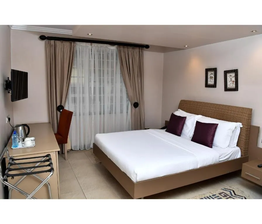 Hillpark Hotel guest room in Nairobi
