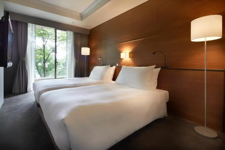 Chambre twin deluxe au Hilltop Resort Fukuoka