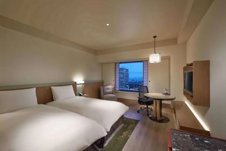 Twin guest room at Hilton Osaka Hotel
