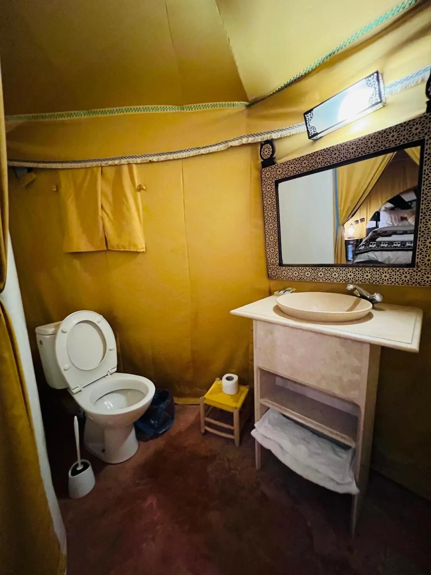 Sanitäreinrichtungen in einem Deluxe-Zelt im Horaz luxury Camp in Merzouga