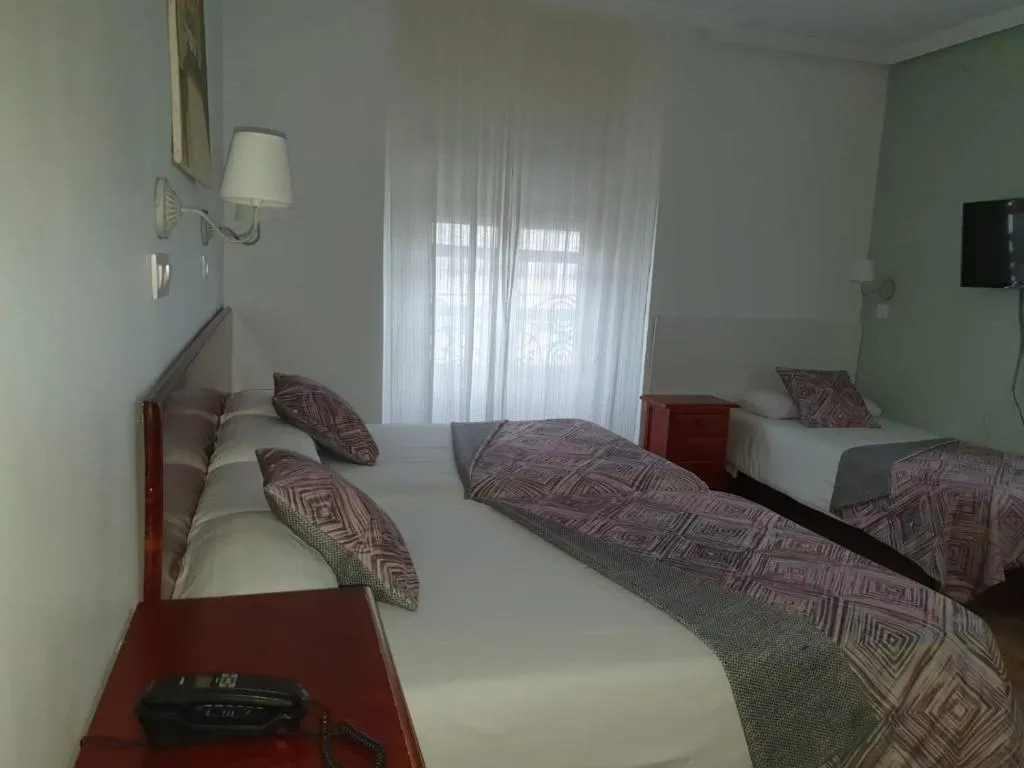 Family room at Hostal Riesco in Madrid