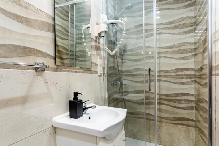 Salle de bain au Hostal Rincón de Sol - Centro Madrid - Self Checkin