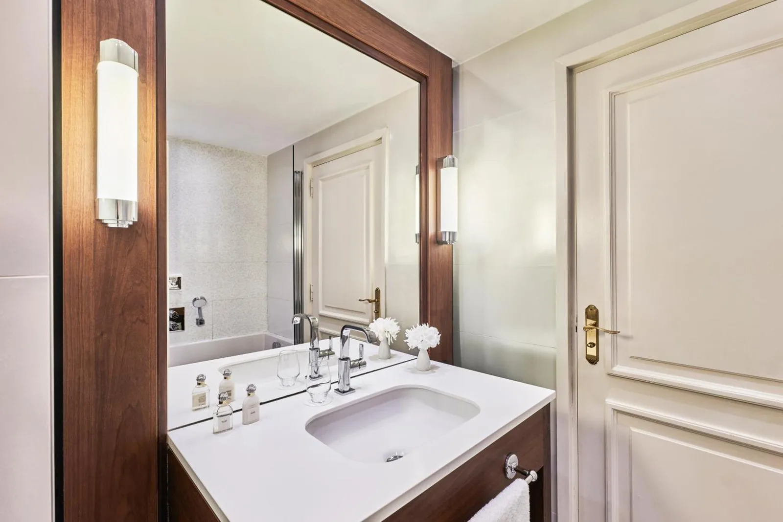 Bathroom details at Hôtel Barrière Le Majestic Cannes