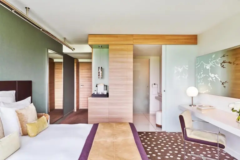 Spacious Room Layout