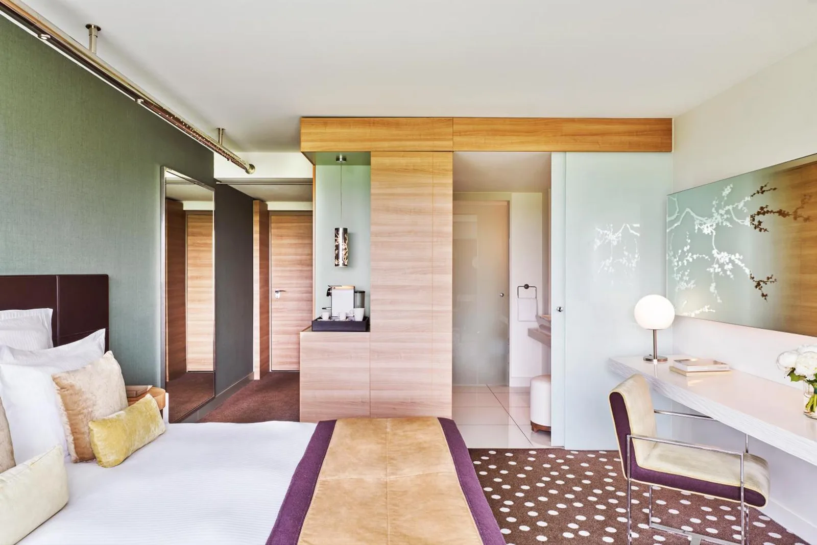 Spacious Room Layout