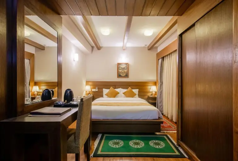 Elegantes Zimmerinterieur im Hotel Bhadgaon in Bhaktapur