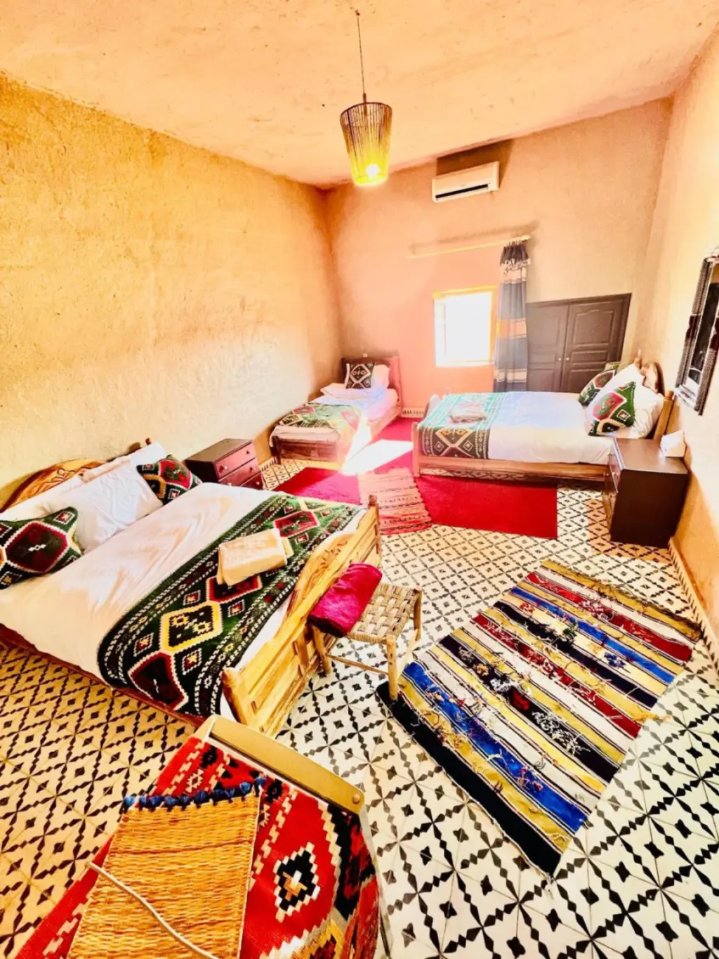 Gemütliches Zimmer im Hotel Camping Les Roses Des Dunes & Piscine