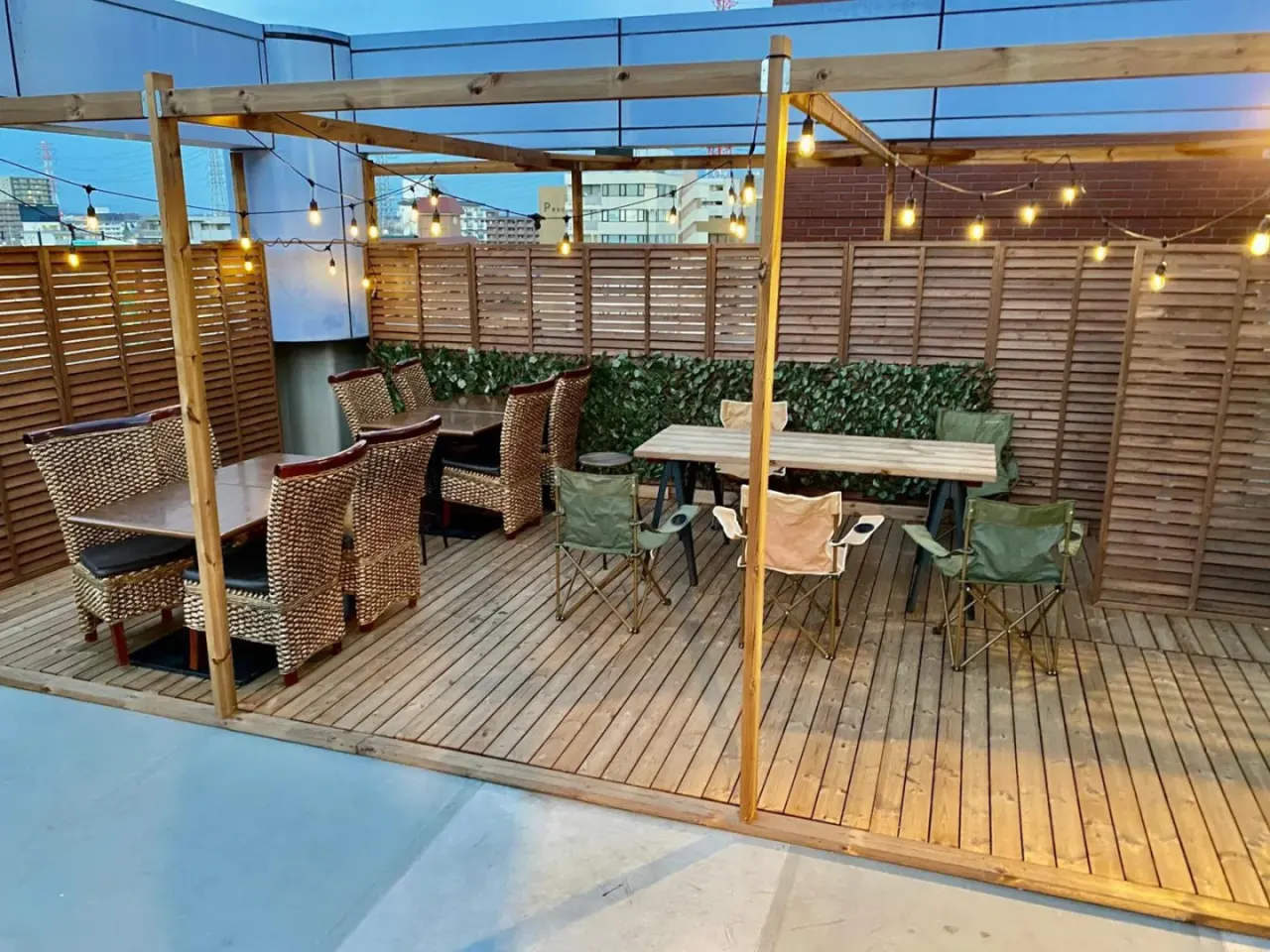Terraza en la azotea de Hotel EL Utsunomiya 7 con asientos