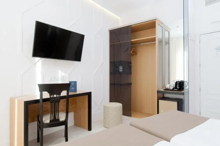 Comodidades de la habitación de huésped en Hotel Europa en Madrid