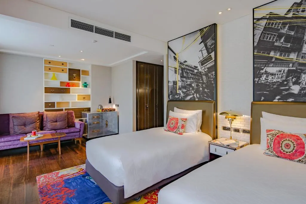 Chambre d'hôte vibrante à l'Hotel Indigo Bangkok Wireless Road