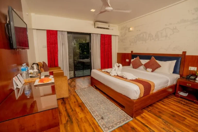 Chambre king à l'Hôtel Jungle Crown à Sauraha