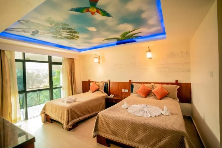 Twin bedroom at Hotel Jungle Crown in Sauraha