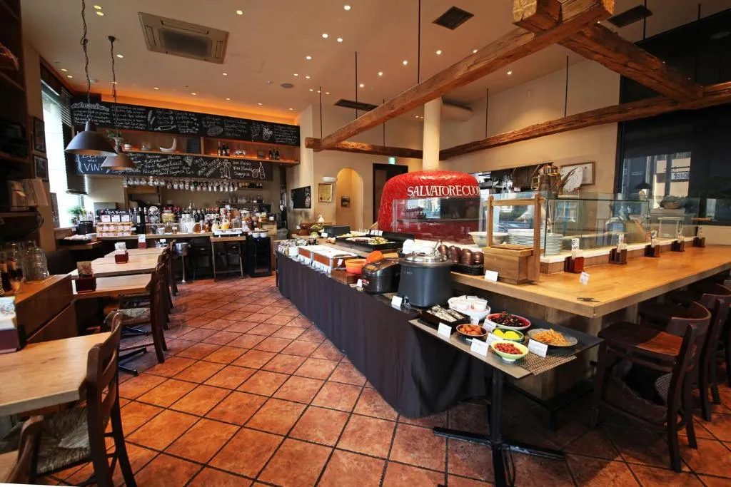 Hotel Keihan Tokyo Yotsuya Dining Area with breakfast buffet