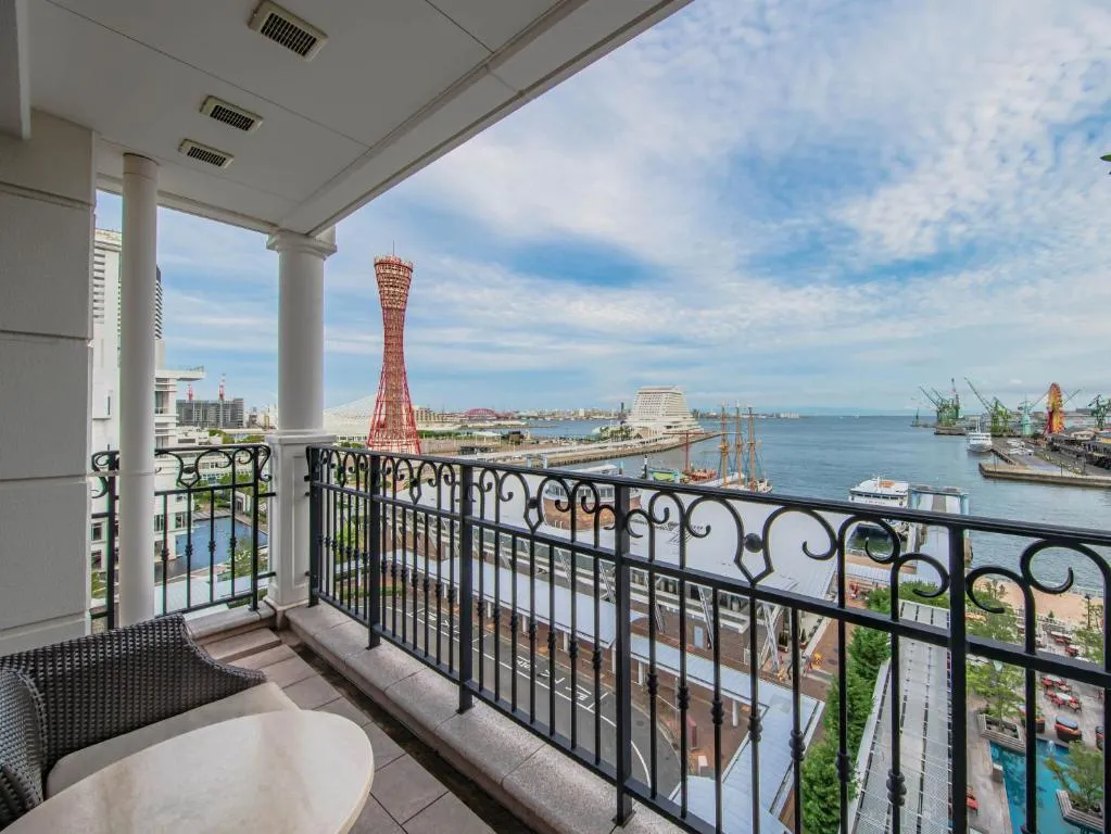 Blick auf den Hafen vom Hotel La Suite Kobe Harborland