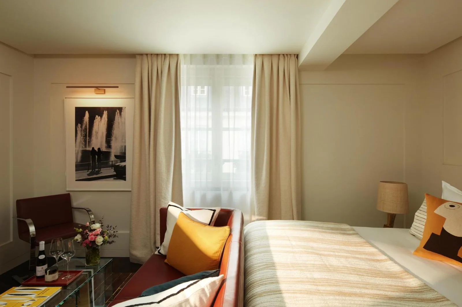 Helles Zimmer im Hotel La Villa Saint Germain Des Prés in Paris