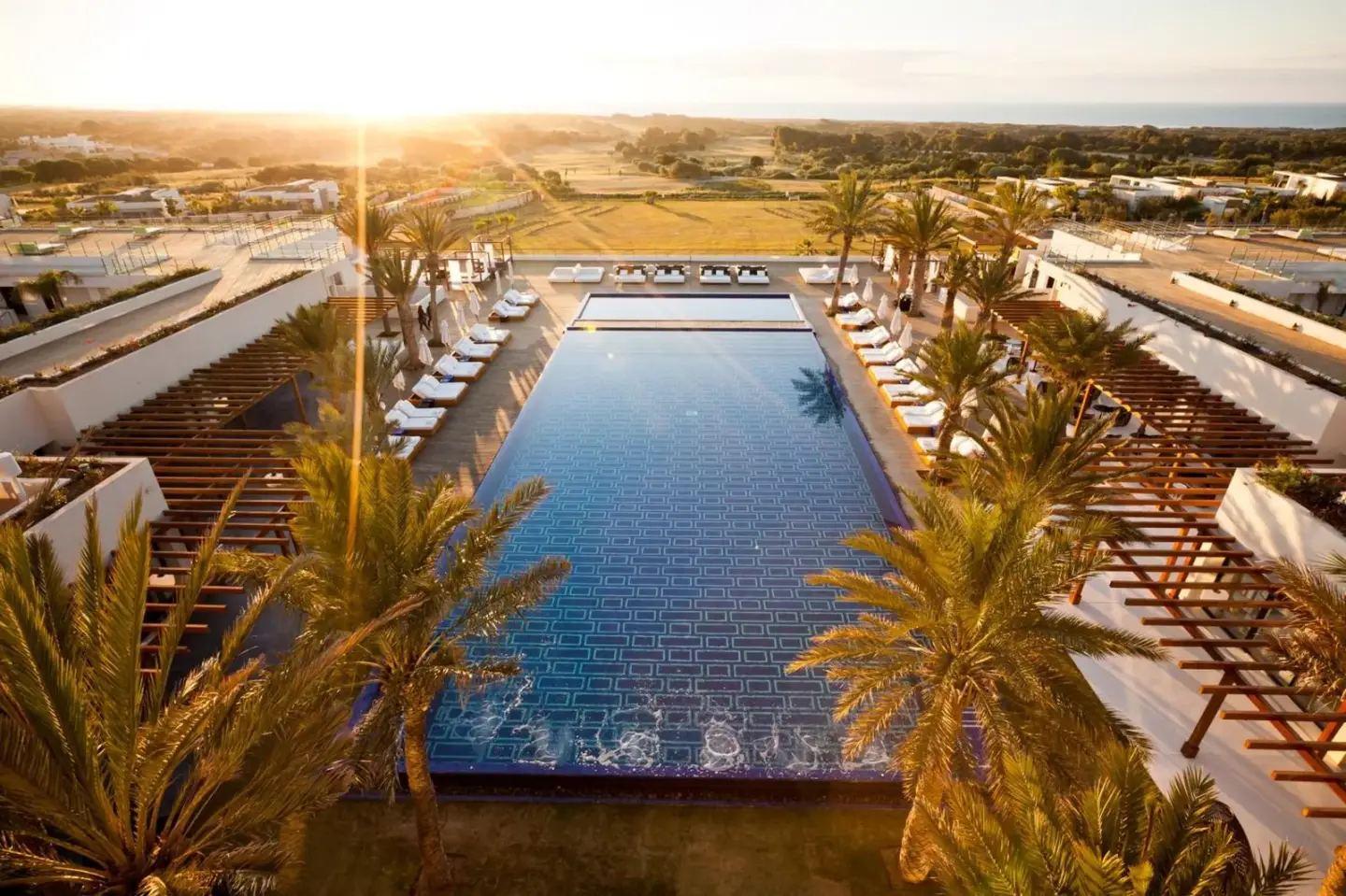 Vista aérea de la piscina en Hotel Le Golf D'Essaouira & Spa en Essaouira