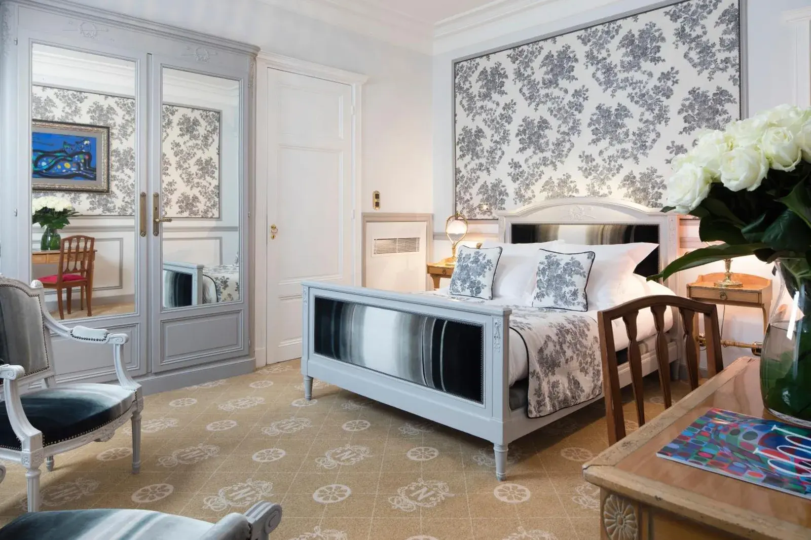 Chambre élégante à l'Hôtel Le Negresco à Nice
