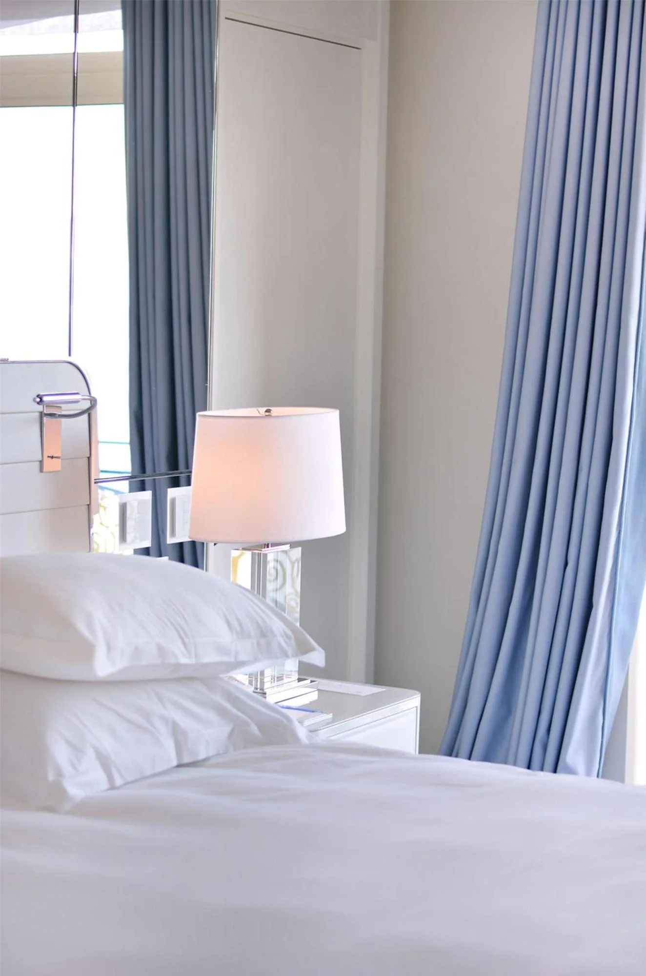Close-up of the bedroom details at Hôtel Martinez, The Unbound Collection by Hyatt in Cannes