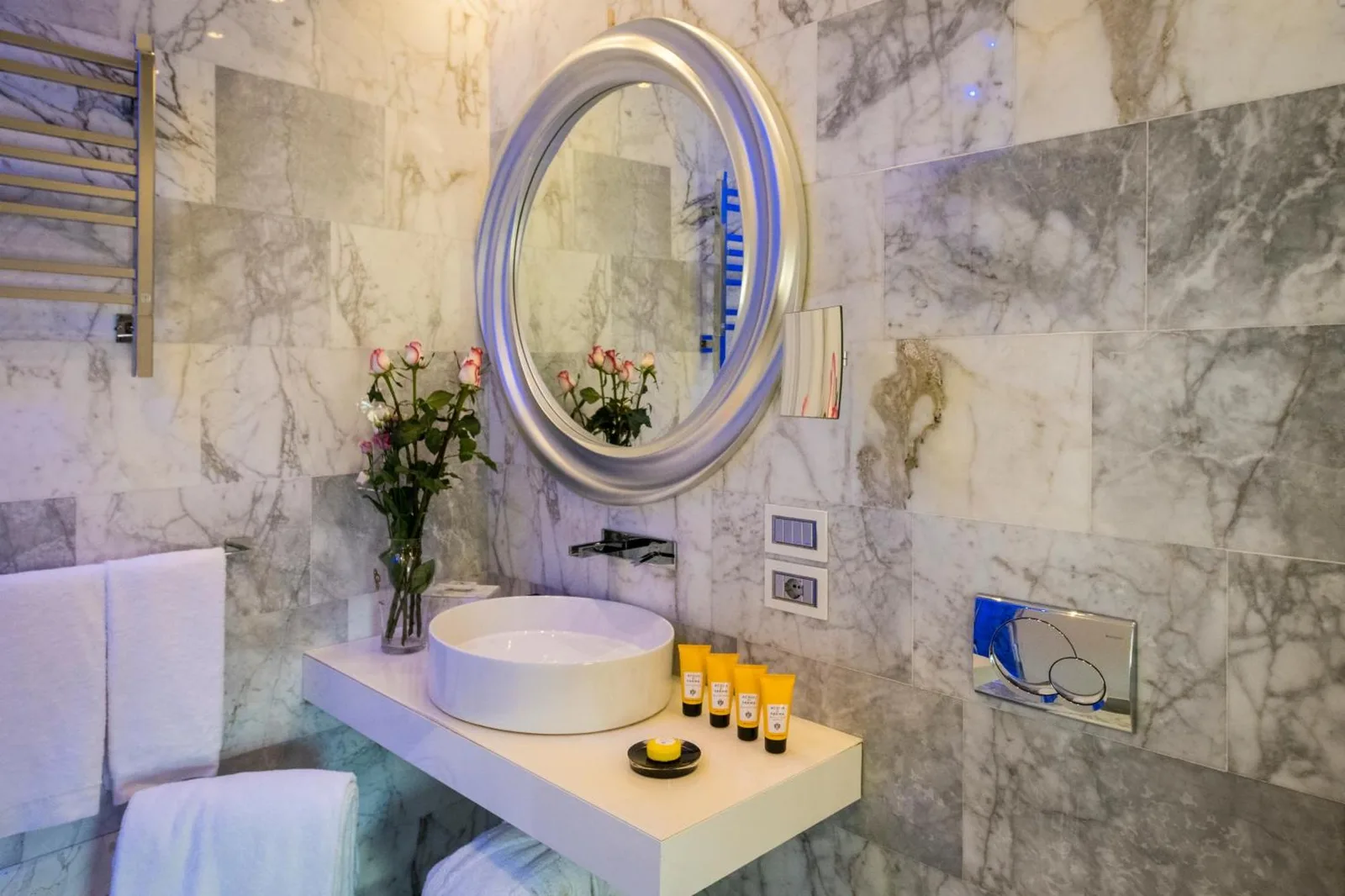 Elegant bathroom at Hotel Metropole Taormina