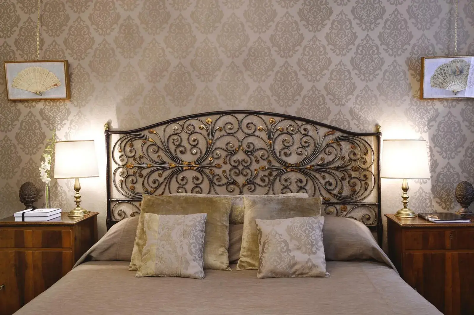 Agencement élégant de la chambre au Hotel Metropole Venezia