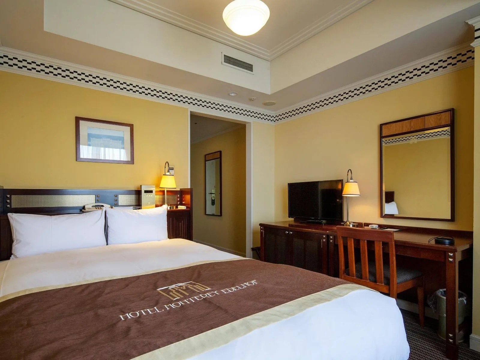 Interior de una habitación de huéspedes en el Hotel Monterey Edelhof Sapporo