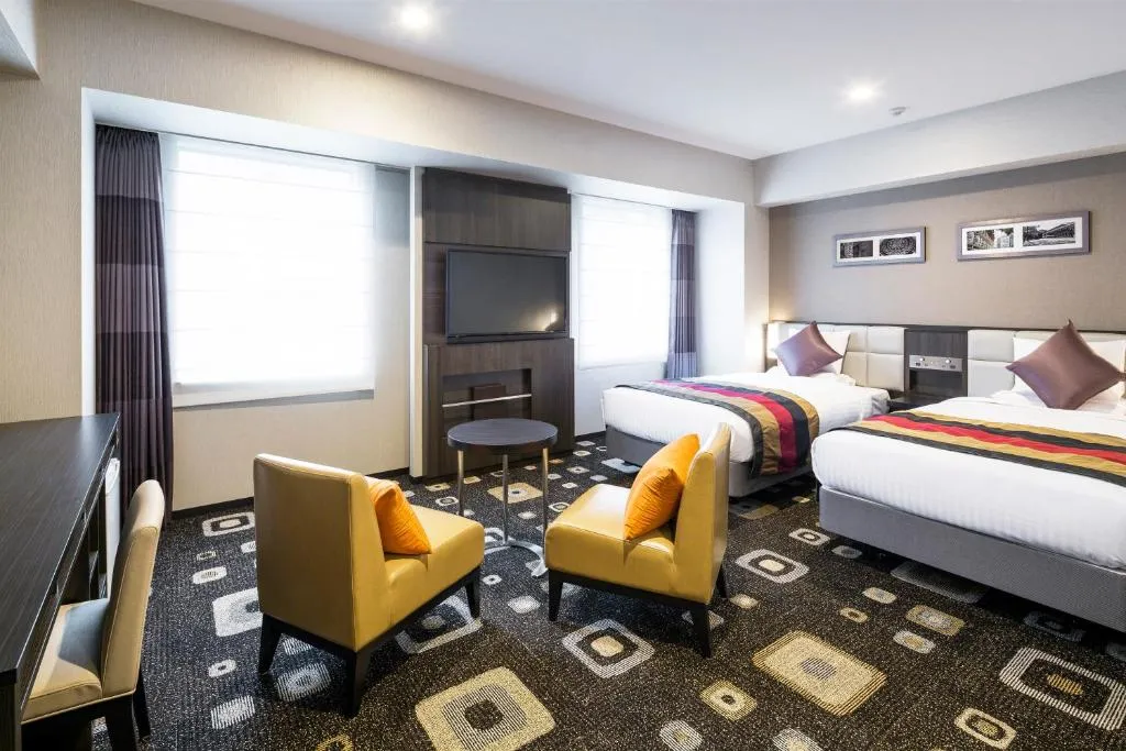 Spacious twin room at Hotel Mystays Premier Akasaka, Tokyo