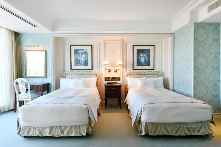 Habitación elegante en Hotel New Grand en Yokohama