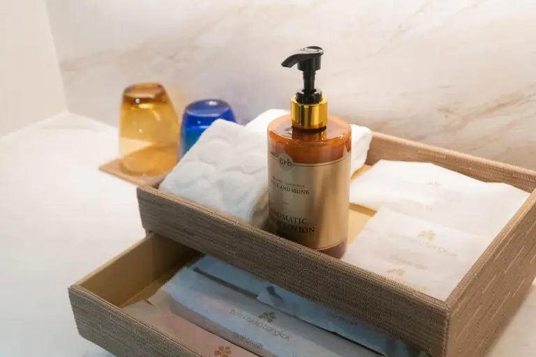 Hotel Nikko Bangkok bath amenities and toiletries